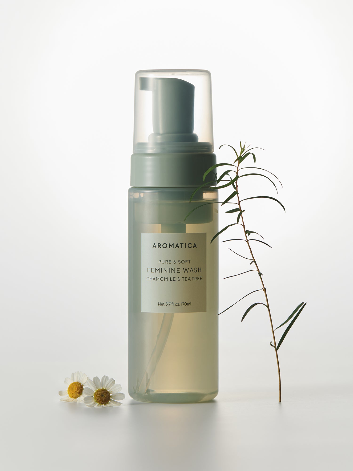 Pure & Soft Feminine Wash Chamomile & Tea Tree Refill 100ml